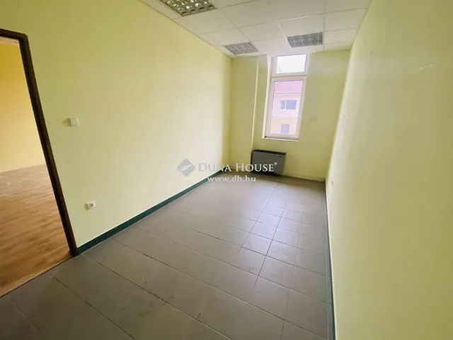 Kiadó kereskedelmi és ipari ingatlan Budapest III. kerület 77 nm