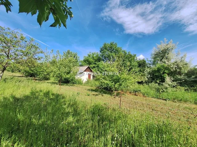 Eladó telek Biatorbágy 909 nm