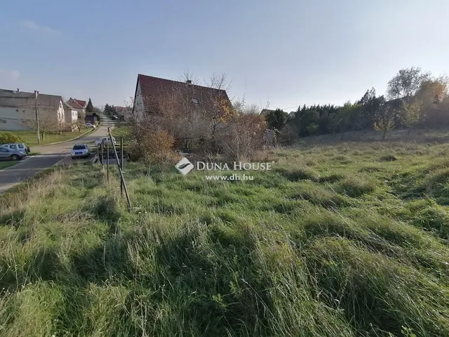 Eladó telek Epöl 834 nm