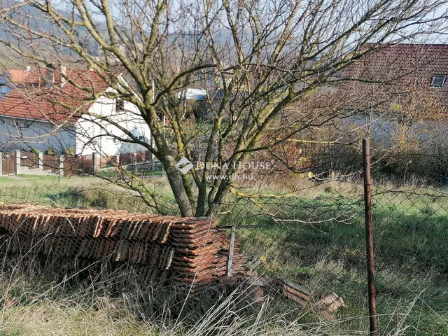 Eladó telek Epöl 834 nm