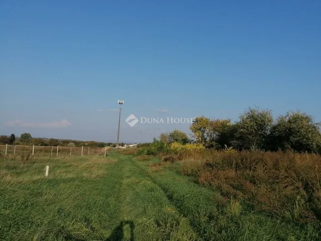 Eladó telek Bicske 999 nm