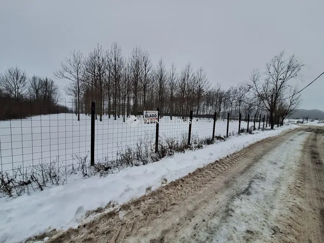 Eladó telek Bicske 1111 nm