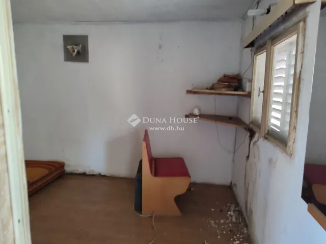 Eladó mezőgazdasági ingatlan Újbarok 24 nm
