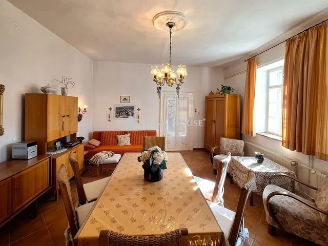 Eladó ház Zsámbék 205 nm