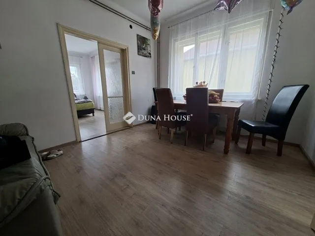 Eladó ház Fót 240 nm