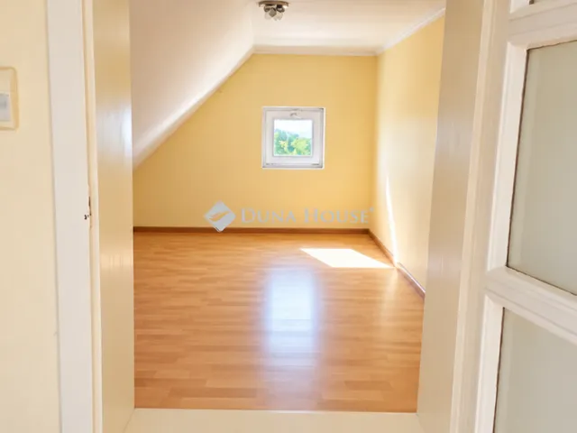 Eladó ház Budapest XV. kerület, Pestújhely 197 nm