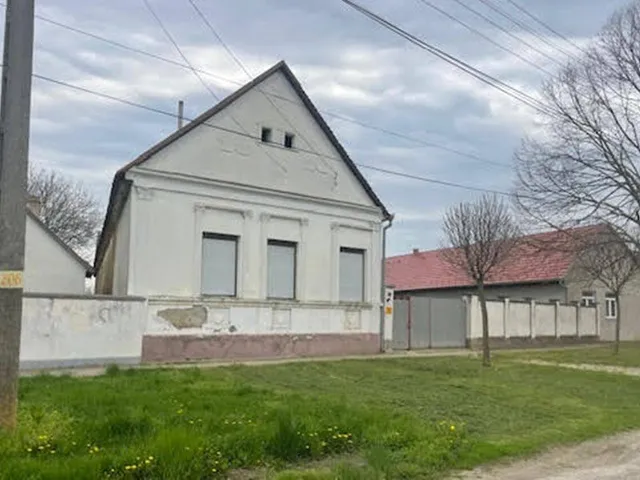 Eladó ház Töttös 120 nm