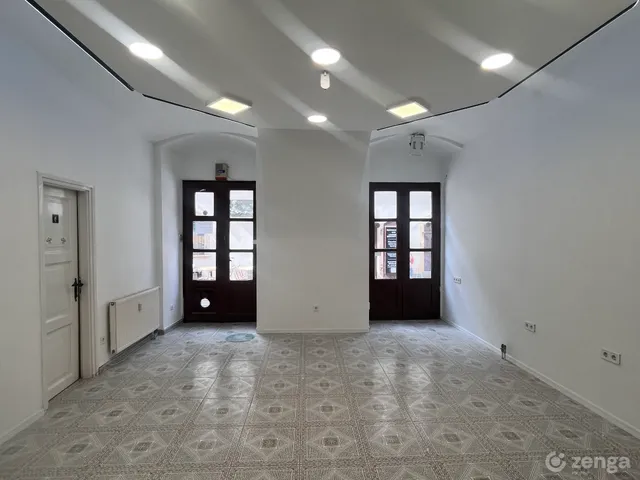 Eladó kereskedelmi és ipari ingatlan Győr, Belváros 34 nm