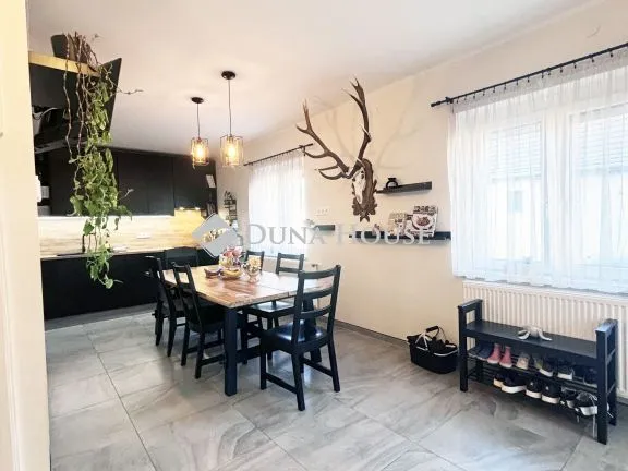 Eladó ház Kalocsa 250 nm