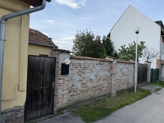 Eladó ház Gyula, Vár utca 65 nm