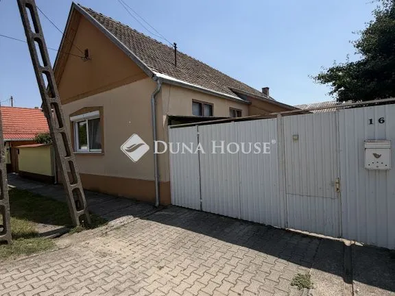 Eladó ház Bátaszék 110 nm