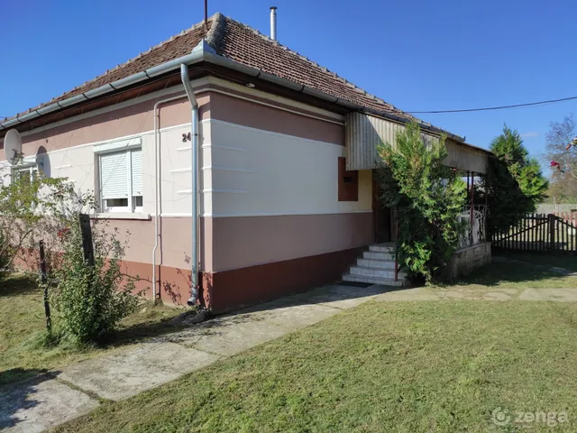 Eladó ház Alsóberecki 100 nm