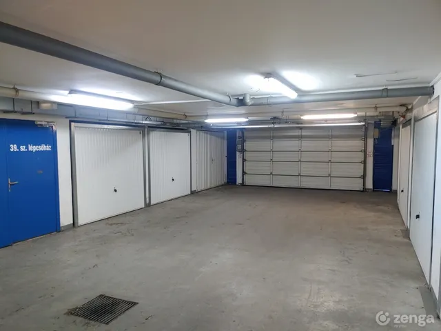Eladó garázs Kecskemét, Hunyadiváros 22 nm