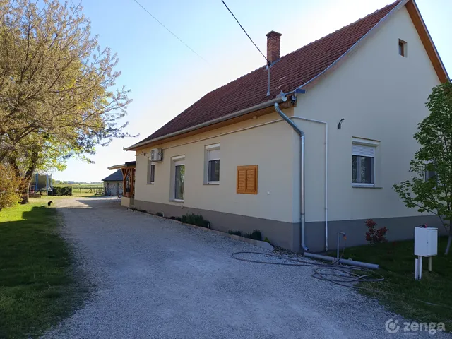 Eladó ház Páhi 120 nm