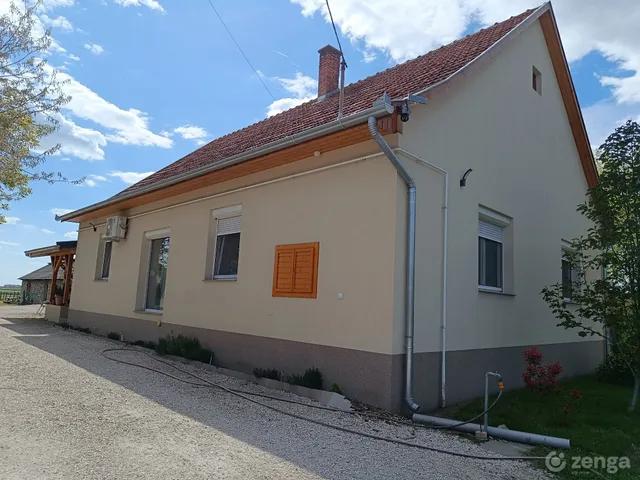 Eladó ház Páhi 120 nm