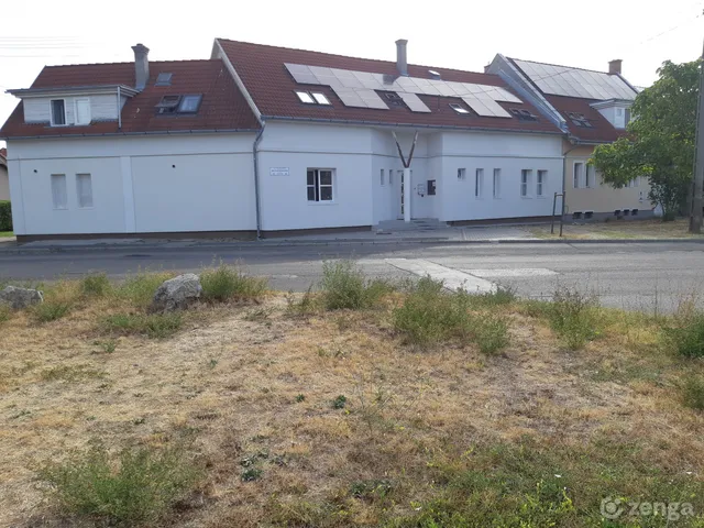 Kiadó lakás Kecskemét, Petőfiváros 12 nm