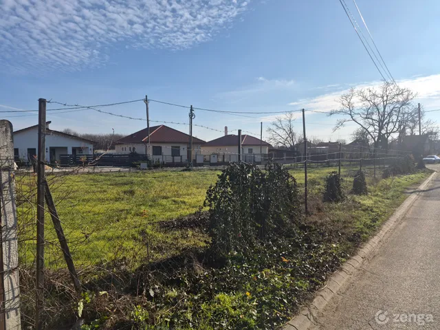 Eladó telek Nyíregyháza, Oros 736 nm