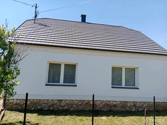 Eladó ház Gyömöre 69 nm