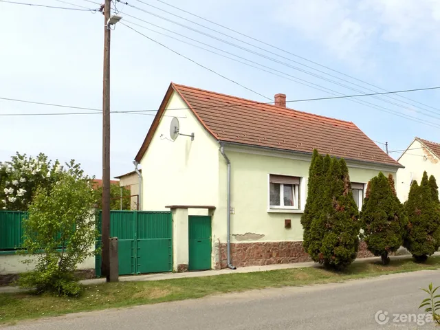 Eladó ház Szombathely, Éhen Gyula-lakótelep 65 nm