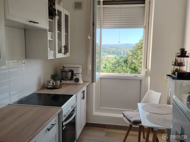 Eladó lakás Komló, Szilvás, Alkotmàny U.86 39 nm