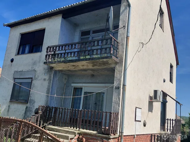 Eladó ház Döbrököz, Külső 200 nm