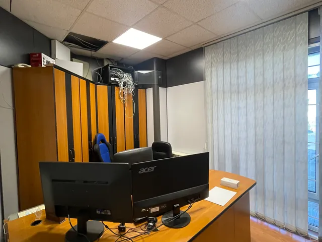 Kiadó kereskedelmi és ipari ingatlan Nyíregyháza, Belváros 240 nm