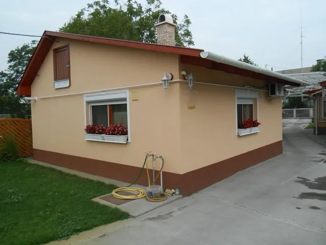 Eladó kereskedelmi és ipari ingatlan Debrecen, Kerekestelep 350 nm