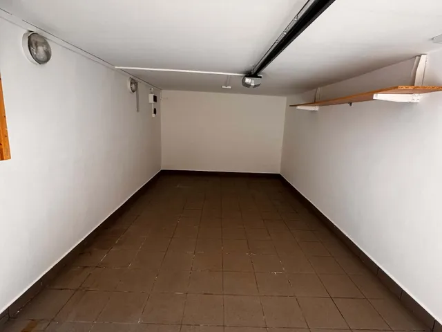 Eladó garázs Debrecen, Nagyerdő 18 nm