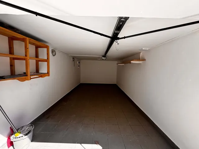 Eladó garázs Debrecen, Nagyerdő 18 nm