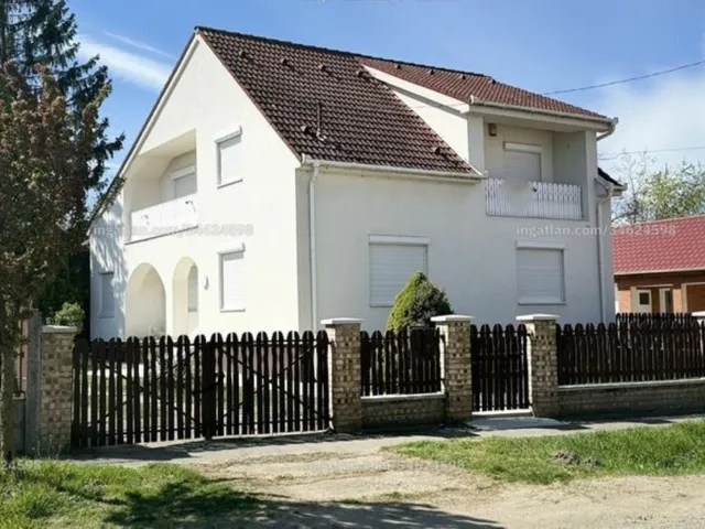 Eladó ház Hosszúpályi 190 nm