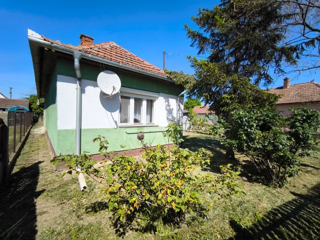 Eladó ház Berettyóújfalu, Semmelweis utca 13. 70 nm