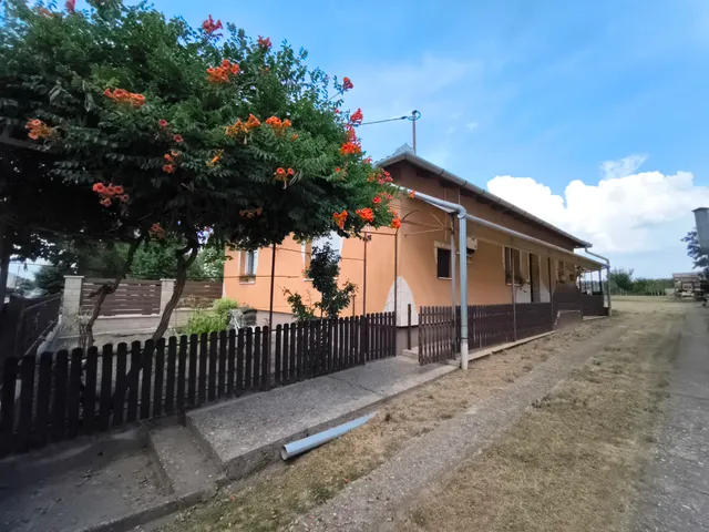 Eladó ház Balkány, Adonyi út 95 nm