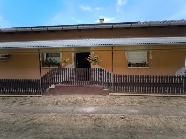 Eladó ház Balkány, Adonyi út 95 nm