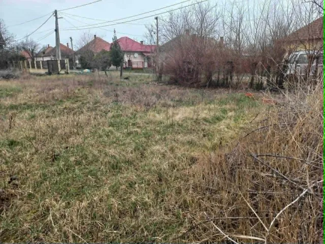 Eladó telek Püspökladány 706 nm