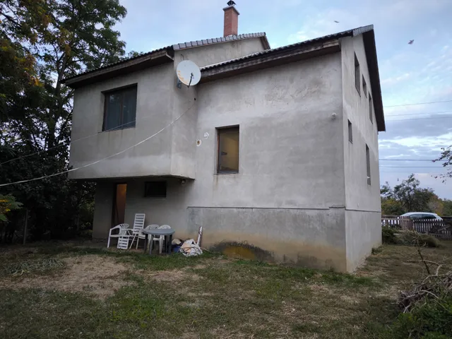 Eladó ház Földes, Béke 140 nm