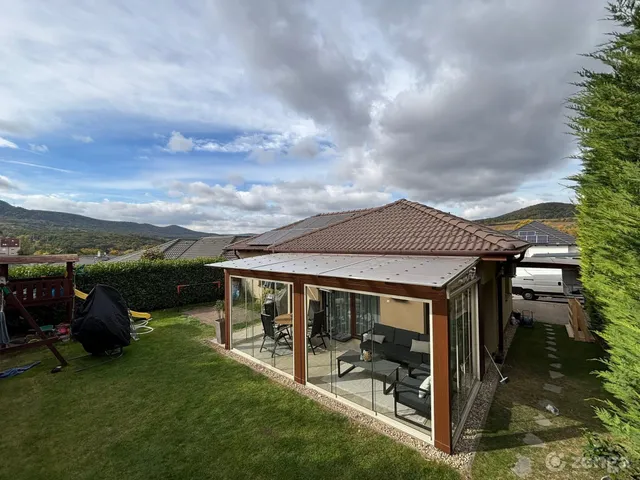 Eladó ház Üröm 90 nm