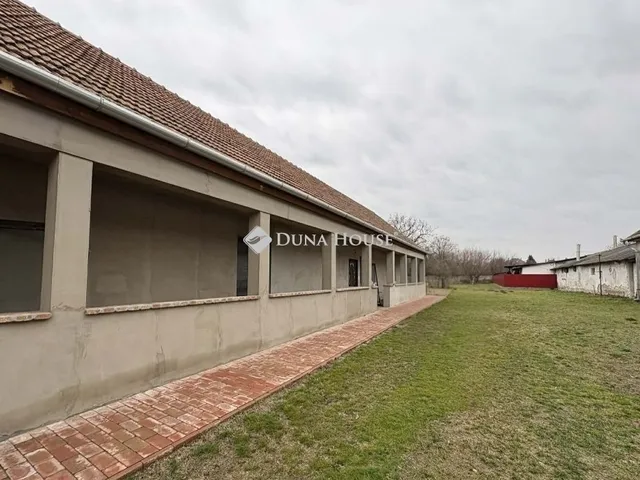 Eladó ház Örkény 104 nm