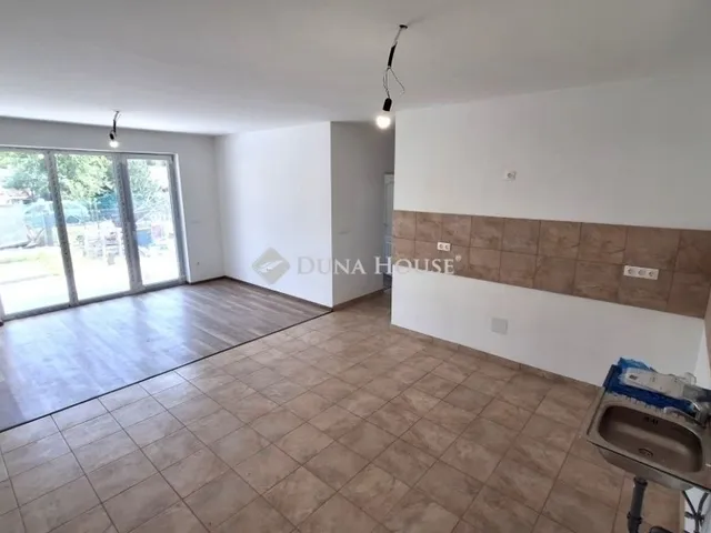 Eladó ház Hernád 94 nm
