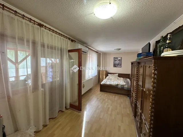 Eladó ház Örkény 185 nm
