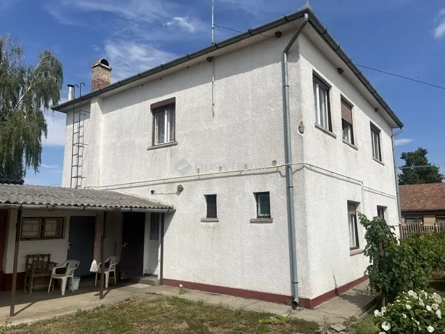 Eladó ház Dánszentmiklós 149 nm