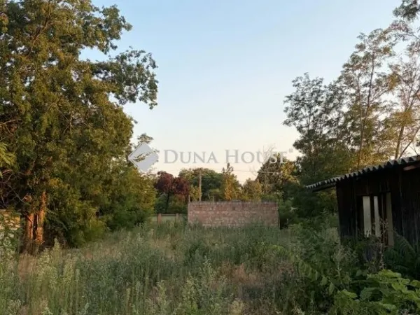 Eladó telek Dánszentmiklós 2053 nm