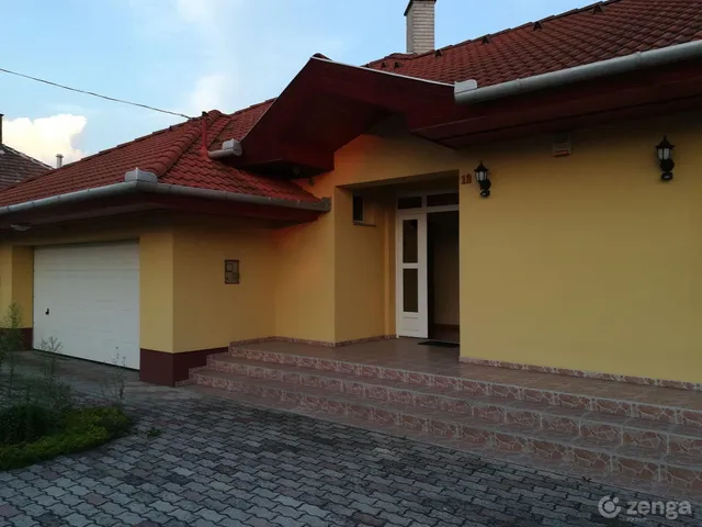 Eladó ház Felsőzsolca 180 nm