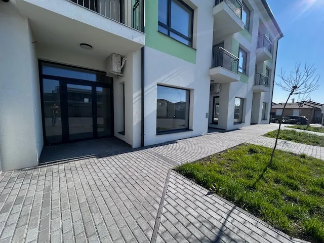 Eladó kereskedelmi és ipari ingatlan Gyömrő, Liget lakópark 100 nm