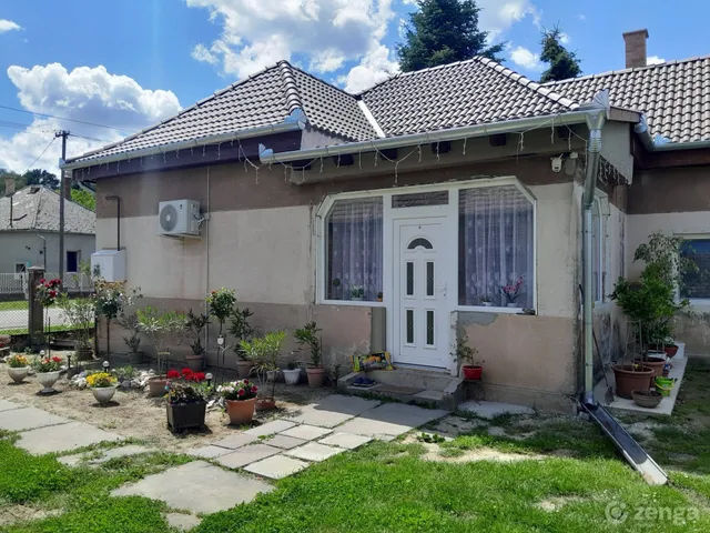 Eladó ház Bolhó 77 nm