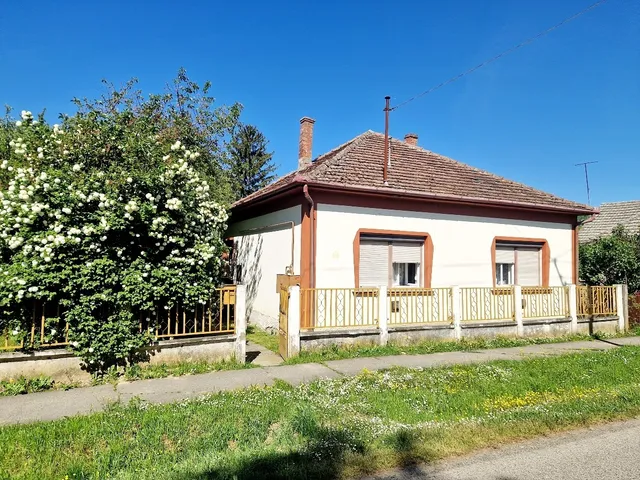 Eladó ház Bolhó 112 nm