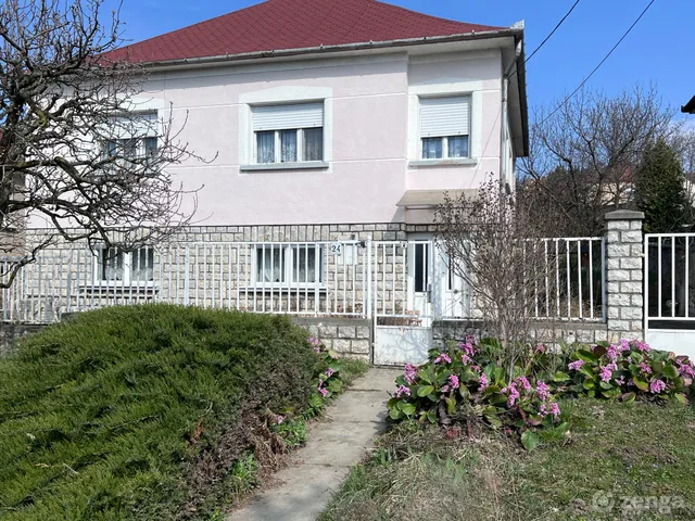 Eladó ház Ajka 150 nm