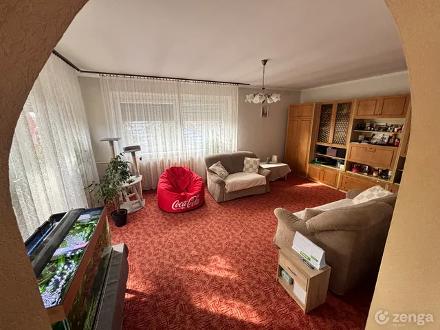 Eladó ház Sárkeresztes, Jókai Mór u.4 291 nm