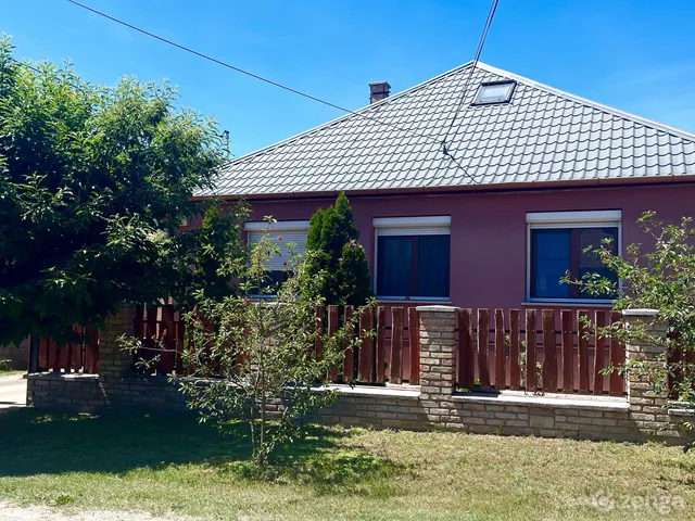 Eladó ház Üllő 140 nm