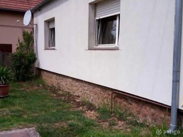 Eladó ház Zsira 135 nm