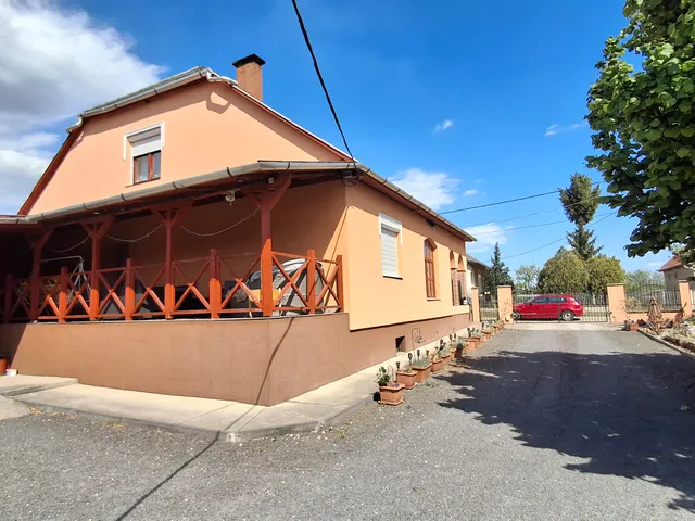 Eladó ház Újcsanálos 160 nm